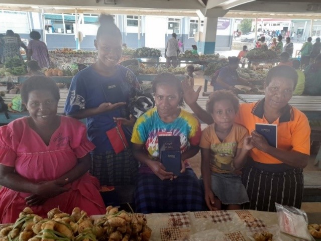 Évangile au Vanuatu : marché de Luganville au Vanuatu