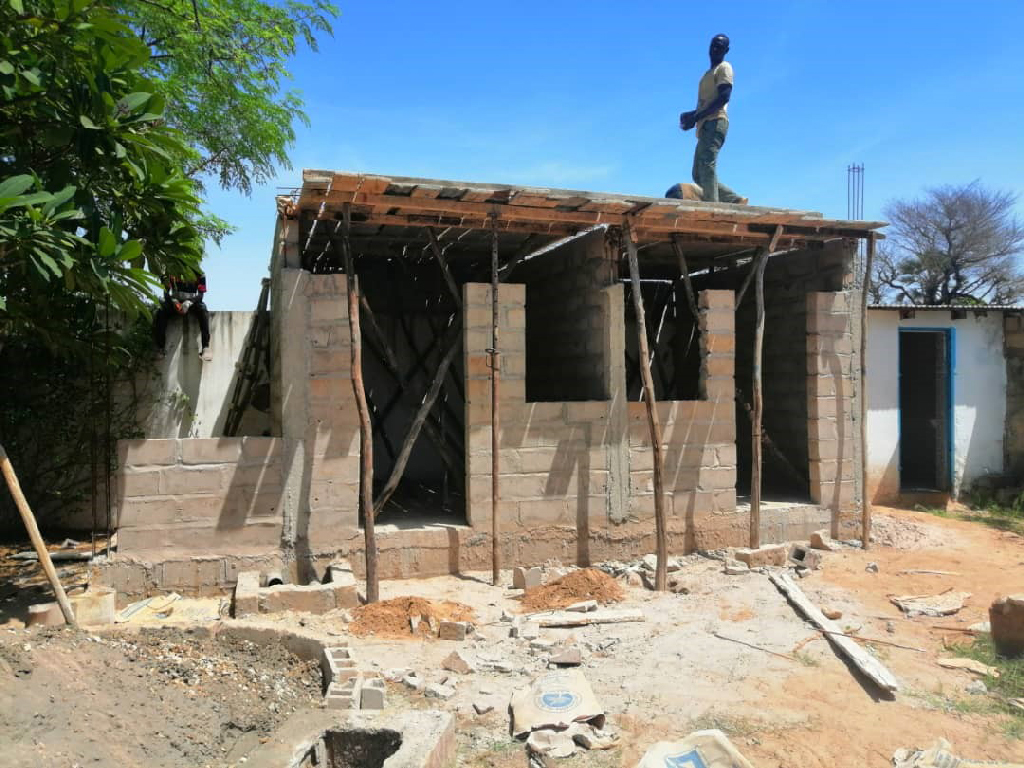 Les travaux ont pu commencer en septembre grâce à vos dons : école la Source au Sénégal