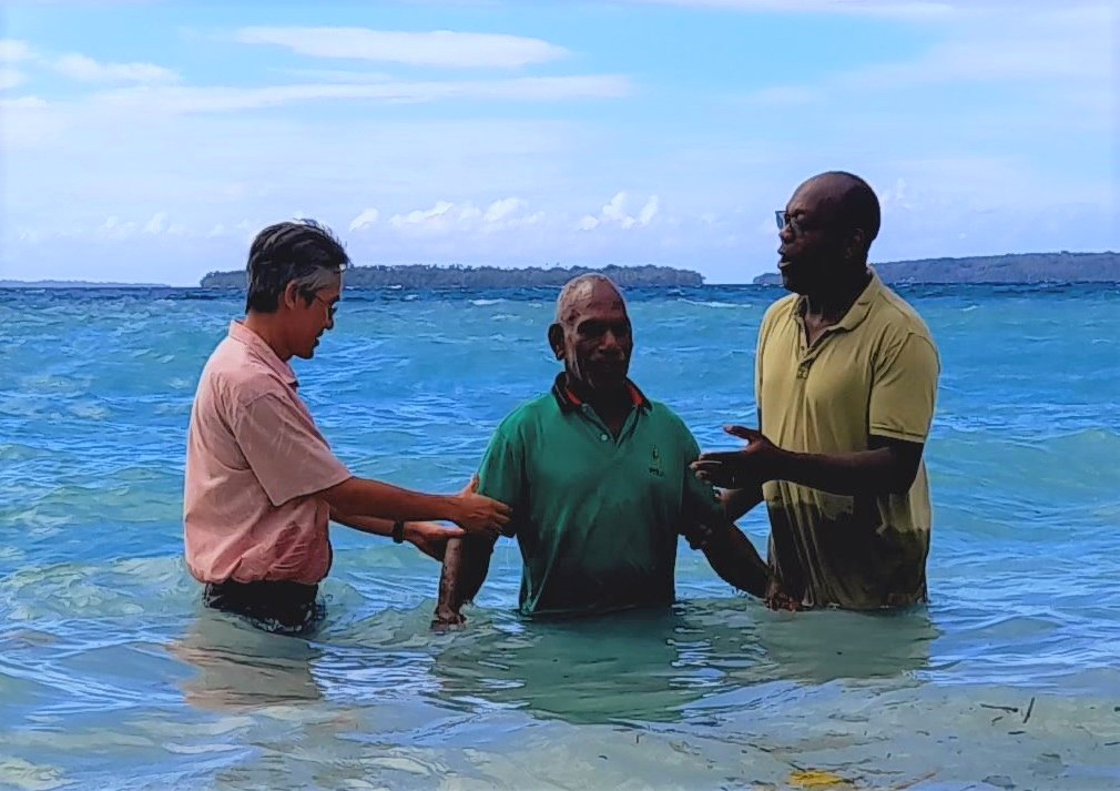 Des nouvelles encourageantes du Vanuatu : baptème
